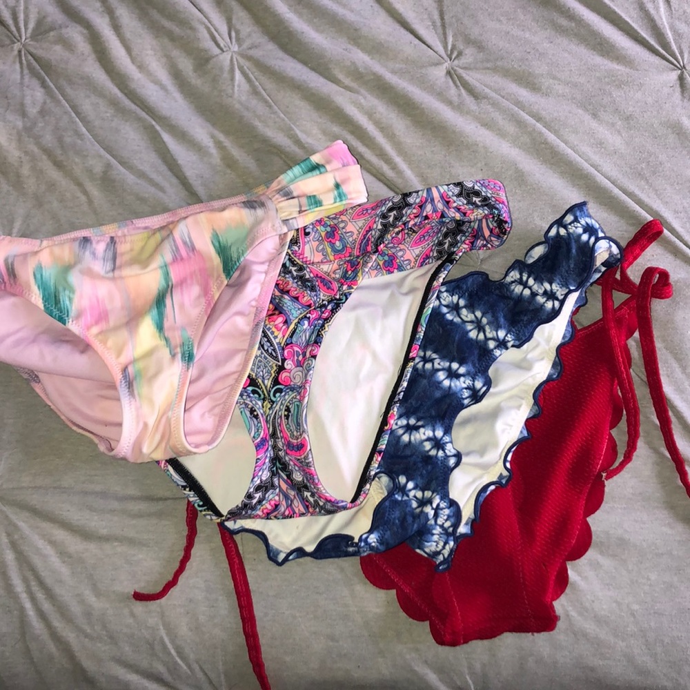 set of four bikini bottoms (VS)